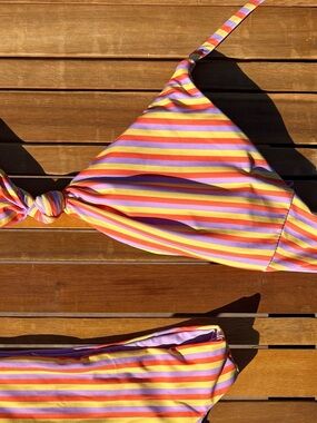 XS NWT Seamless lilac Strawberry Dippin Daisy’s Stripe Yellow Red Adjustable